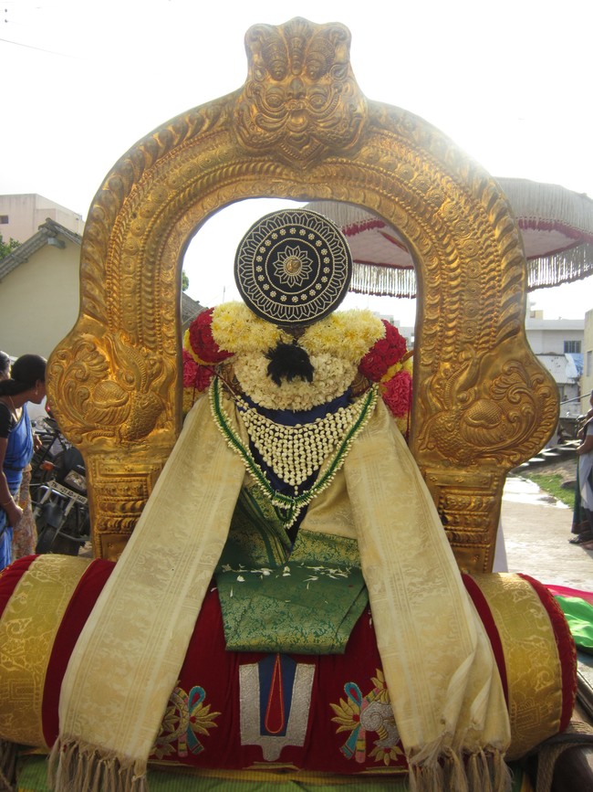 Thiruvelukkai Sri Azhagiya Singaperumal Temple Uriyadi Utsavam  2014 10