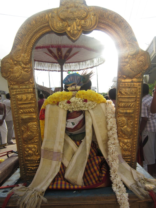 Thiruvelukkai Sri Azhagiya Singaperumal Temple Uriyadi Utsavam  2014 11