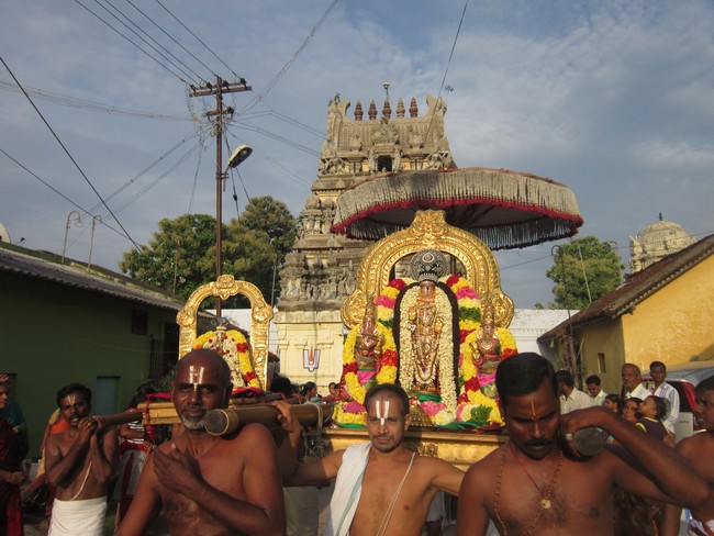 Thiruvelukkai Sri Azhagiya Singaperumal Temple Uriyadi Utsavam  2014 12
