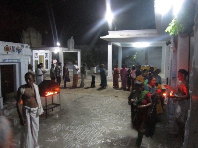 Thiruvelukkai Sri Azhagiya Singaperumal Temple Uriyadi Utsavam  2014 38