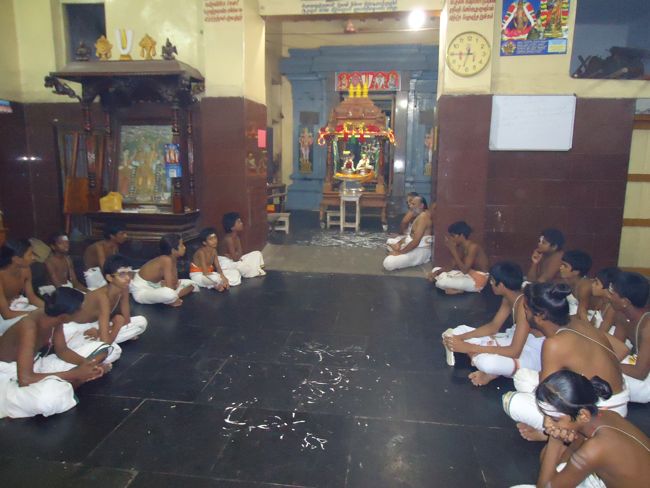 13th oct 14 srirangam swami desikan dolai (2)
