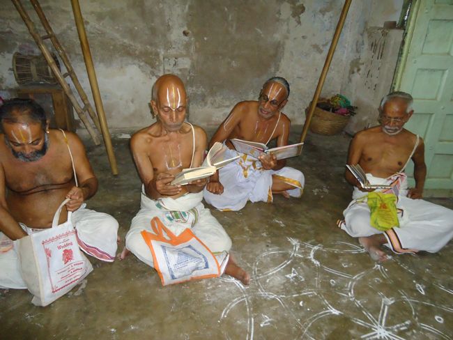 29th oct 14 simha vaahanam srirangam poundrigapuram ashram swami desikan (44)