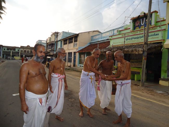 29th oct 14 simha vaahanam srirangam poundrigapuram ashram swami desikan (5)