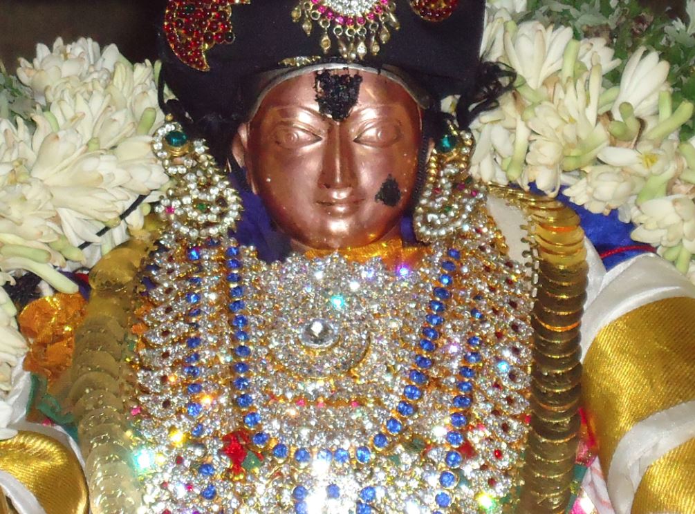 CHithirai veedhi Swami Desikan Nachiyar THirukolam
