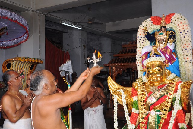 Gunaseelam Sri Prasanna Venkatachalapathy Temple Garuda Sevai  2014 08