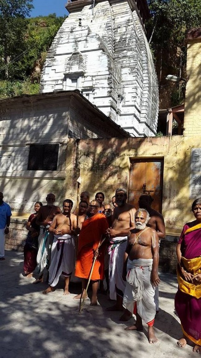 HH 46th Srimath Azhagiyasingar Mangalasasanam At Thirukkandam(Devaprayag)19