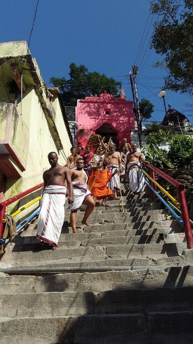 HH 46th Srimath Azhagiyasingar Mangalasasanam At Thirukkandam(Devaprayag)25