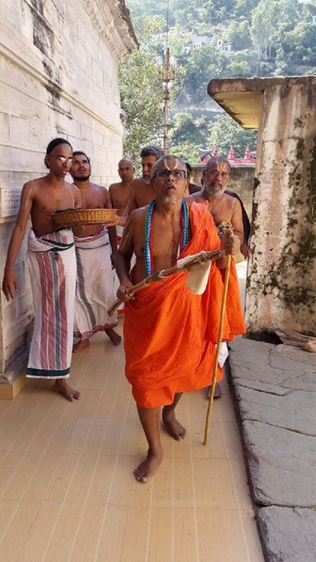 HH 46th Srimath Azhagiyasingar Mangalasasanam At Thirukkandam(Devaprayag)5
