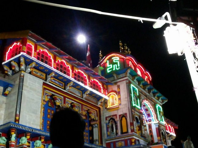 HH 46th Srimath Azhagiyasingar Mangalasasanam At Thiruvadhari Ashramam(Badrinath)2