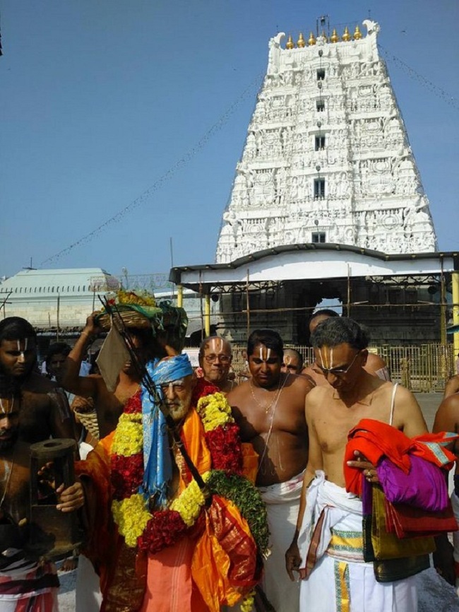 HH Srimushnam Andavan Mangalasasanam At Thiruchanoor Sri Padmavathi Thayar temple10