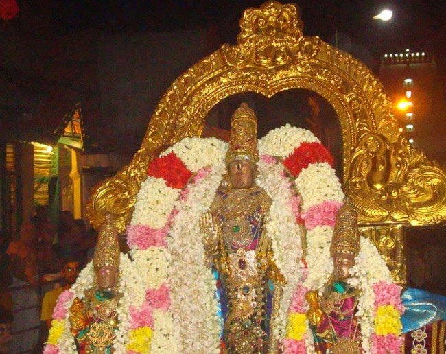 Kanchi Devaperumal Jaya Varusha Deepavali Purappadu 2014  09