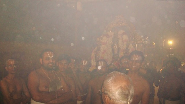 Kanchi Devaperumal Jaya Varusha Deepavali Purappadu 2014  15