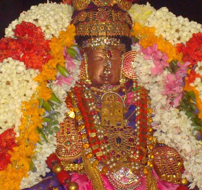 Kanchi Sri Perundhevi Thayar Navarathri Utsavam day 4 2014 07