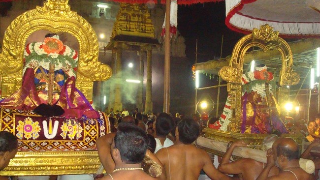 Kanchi Sri Varadaraja Perumal Temple Navarathri UTsavam day 5  2014 08