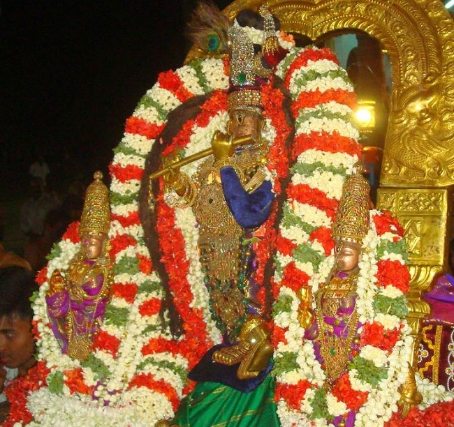 Kanchi Sri Varadaraja Perumal Temple Navarathri UTsavam day 5  2014 09