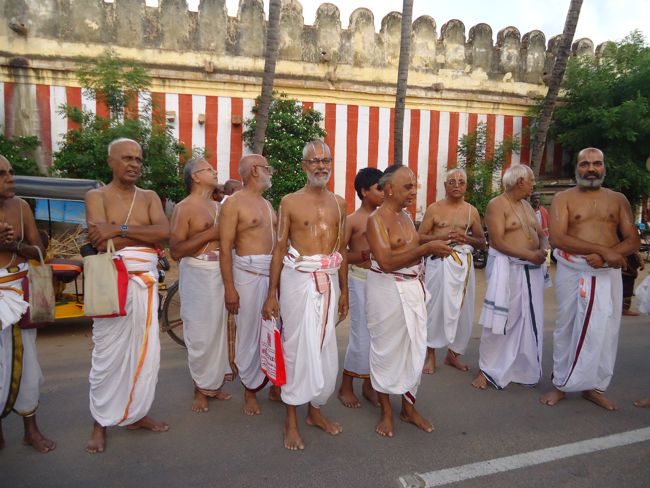 Srirangam poundrigapuram desikan 1st day utsavam (11)