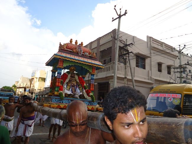 Srirangam poundrigapuram desikan 1st day utsavam (17)