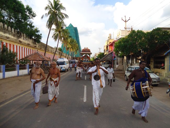 Srirangam poundrigapuram desikan 1st day utsavam (21)