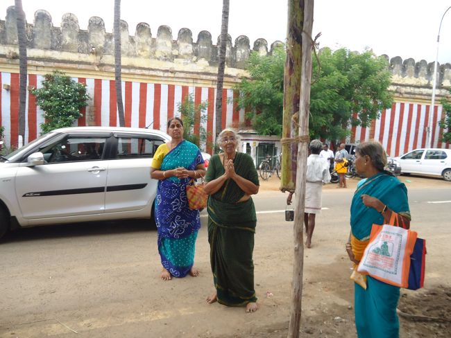 Srirangam poundrigapuram desikan 1st day utsavam (4)
