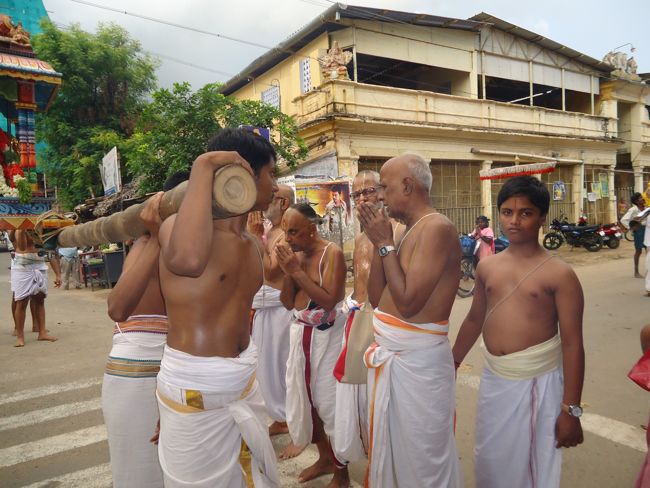Srirangam poundrigapuram desikan 1st day utsavam (47)