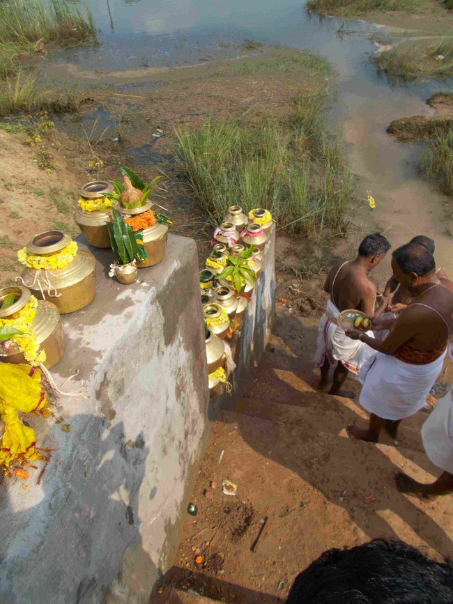 Thirukannamangai Swami Desikan Thirunakshatra utsavam Satrumurai Fetching water from kaveri 2014 03
