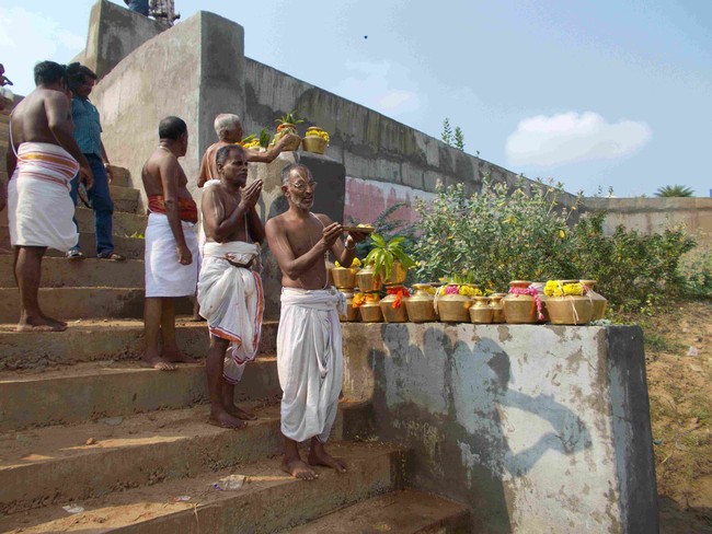 Thirukannamangai Swami Desikan Thirunakshatra utsavam Satrumurai Fetching water from kaveri 2014 04