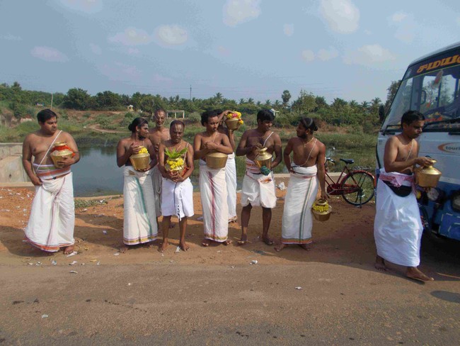 Thirukannamangai Swami Desikan Thirunakshatra utsavam Satrumurai Fetching water from kaveri 2014 07