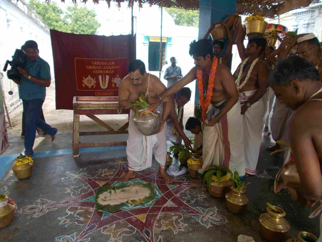 Thirukannamangai Swami Desikan Thirunakshatra utsavam Satrumurai Fetching water from kaveri 2014 25