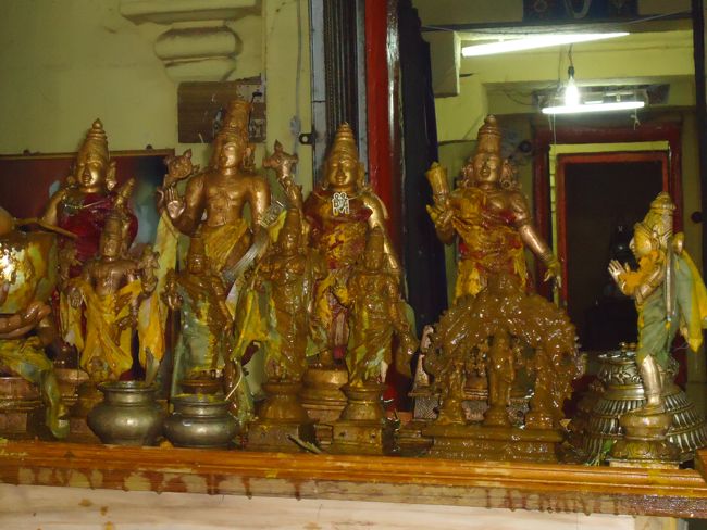 deepavali 2014 - thirukurallapan sannati - thirumanjanam - goshti (51)