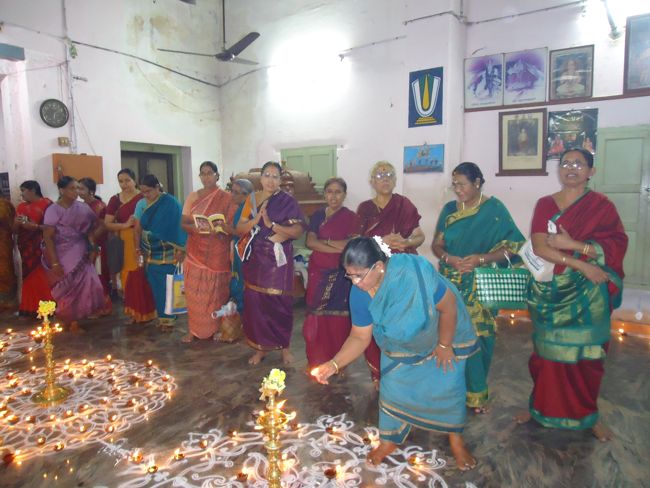 28th nov 14 sahasradeepam poundrikapuram andavan ashram (7)