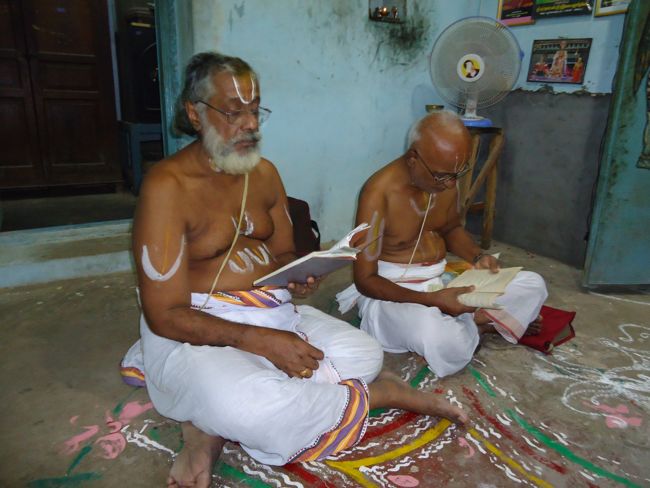 31st oct 14 8 to 11am goshti paarayanam srimath poundrigapuram ashram  (6)