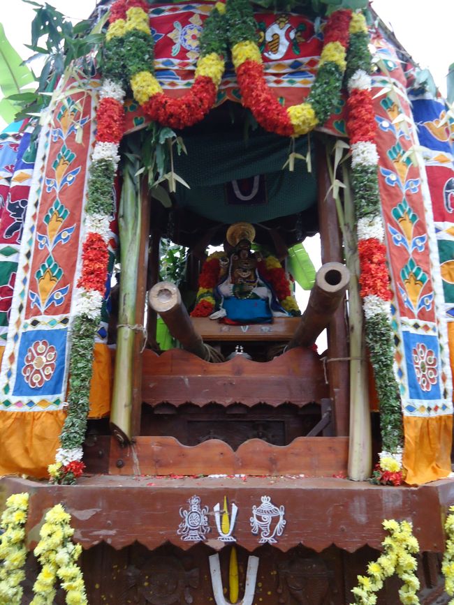 3rd nov 14 sri poundrikapuram aandavan ashram swami desikan thiruther (18)
