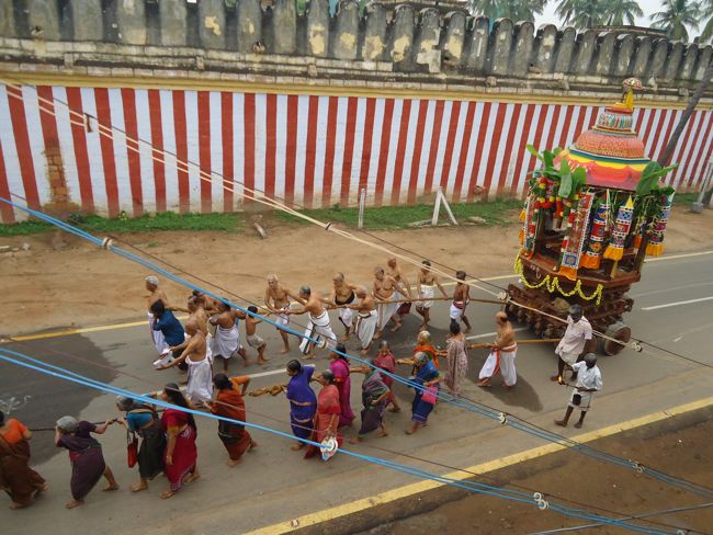 3rd nov 14 sri poundrikapuram aandavan ashram swami desikan thiruther (48)