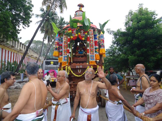 3rd nov 14 sri poundrikapuram aandavan ashram swami desikan thiruther (5)