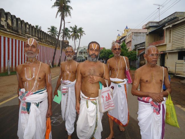 3rd nov 14 sri poundrikapuram aandavan ashram swami desikan thiruther (50)