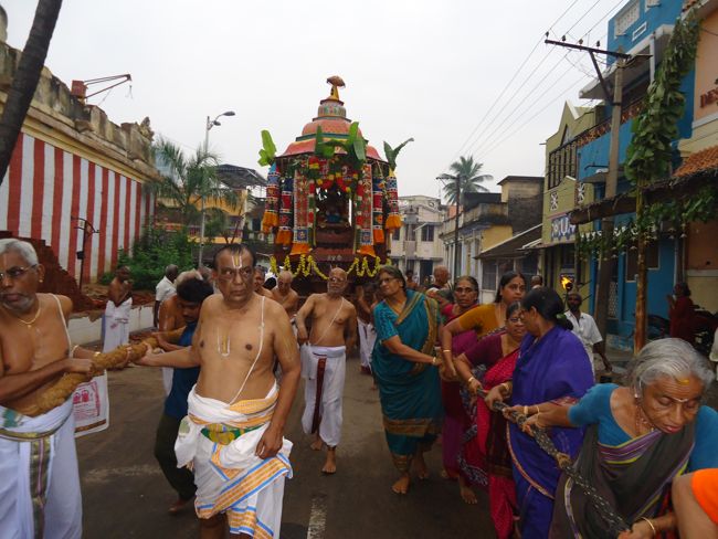 3rd nov 14 sri poundrikapuram aandavan ashram swami desikan thiruther (8)