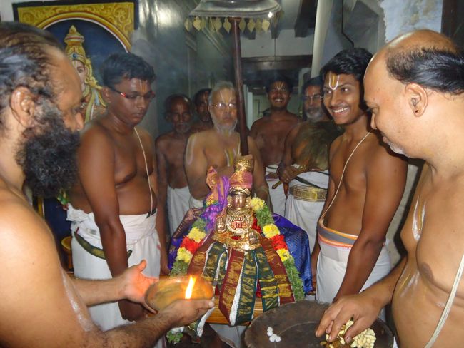 4th nov 14 pushpa pallaku swami desikan poundrikapuram (18)