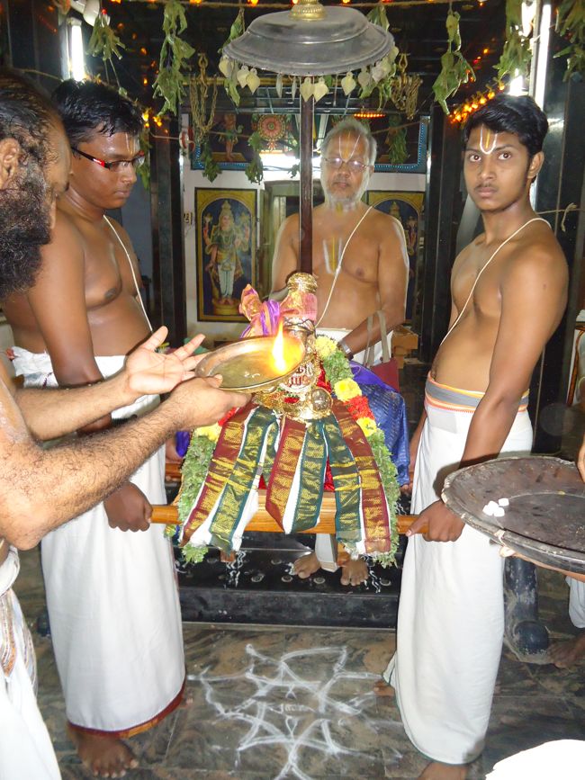 4th nov 14 pushpa pallaku swami desikan poundrikapuram (19)