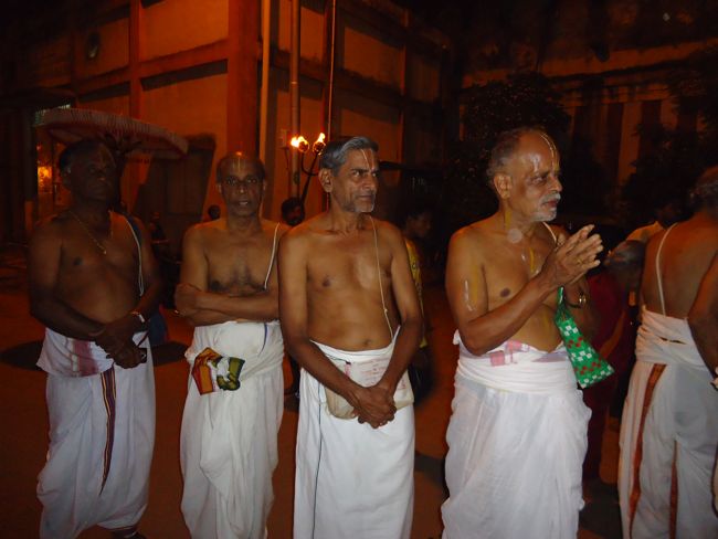 4th nov 14 pushpa pallaku swami desikan poundrikapuram (33)