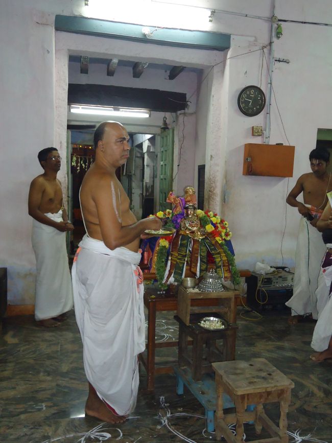 4th nov 14 pushpa pallaku swami desikan poundrikapuram (8)