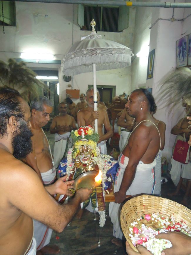 4th nov 14 pushpa pallaku swami desikan poundrikapuram (88)