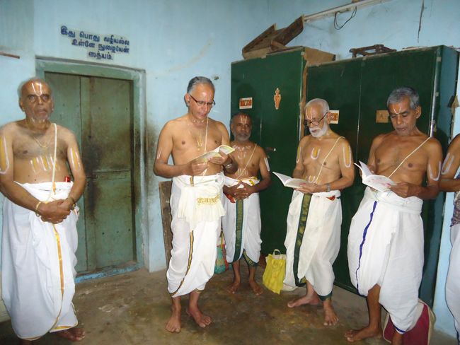 5th nov 14 poundrikapuram andavan ashramam - kaingaryam (4)
