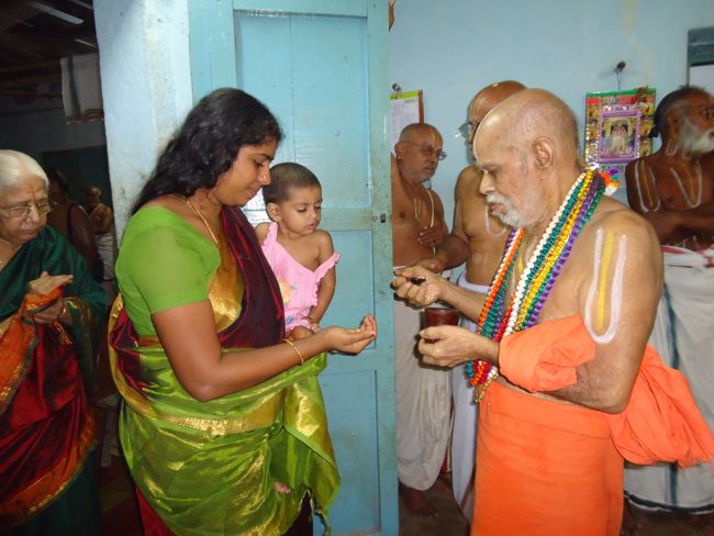 8th nov 14 poundrikapuram ashramam -srimath  paravakotai aandavan swami kaingaryam (19)