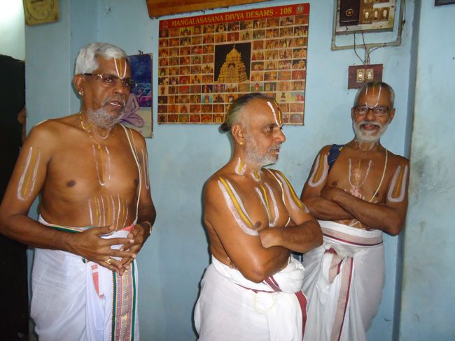 8th nov 14 poundrikapuram ashramam -srimath  paravakotai aandavan swami kaingaryam (20)