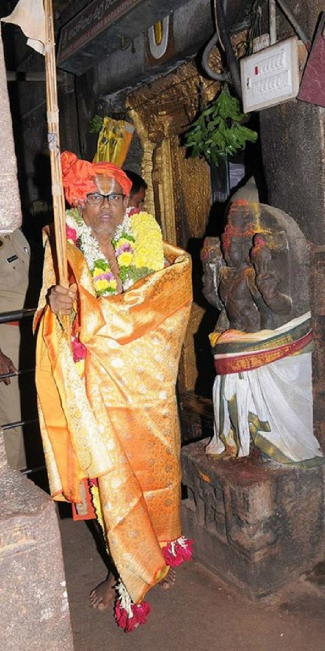 HH 46th Srimath Azhagiyasingar Mangalasasanam At Upper Ahobilam Sri Lakshmi Narasimhan Sannidhi16