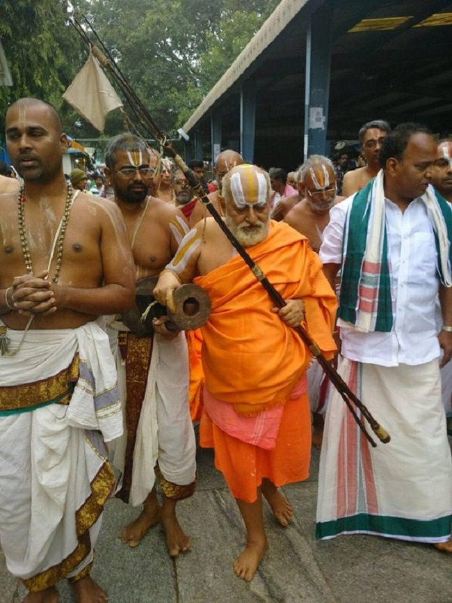 HH Srimushnam Andavan Thiruvenkatamudaiyan Mangalasasanam At Tirumala19