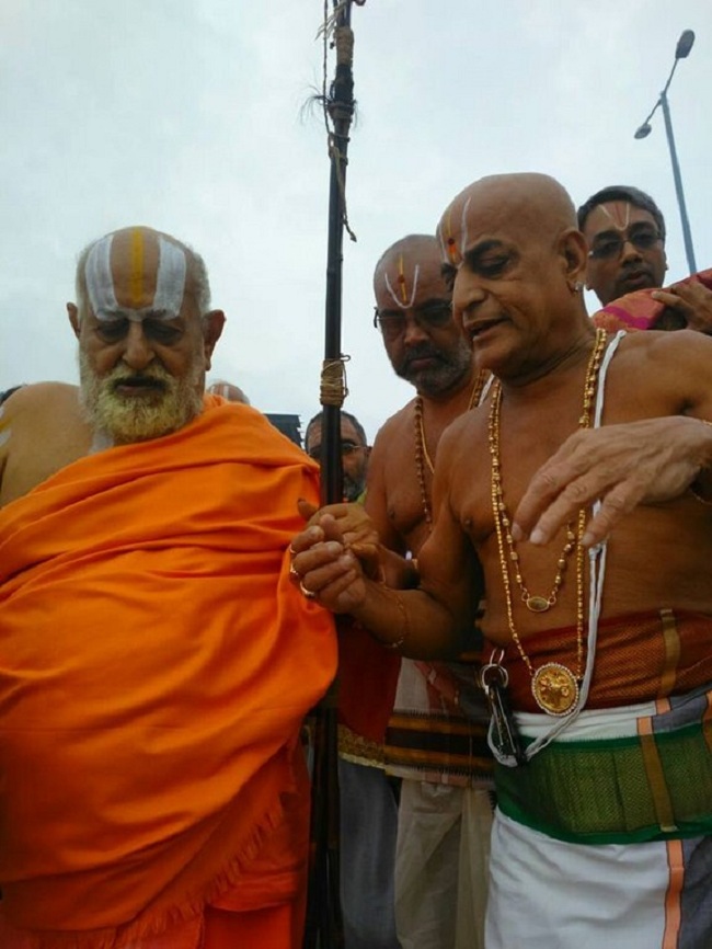 HH Srimushnam Andavan Thiruvenkatamudaiyan Mangalasasanam At Tirumala38