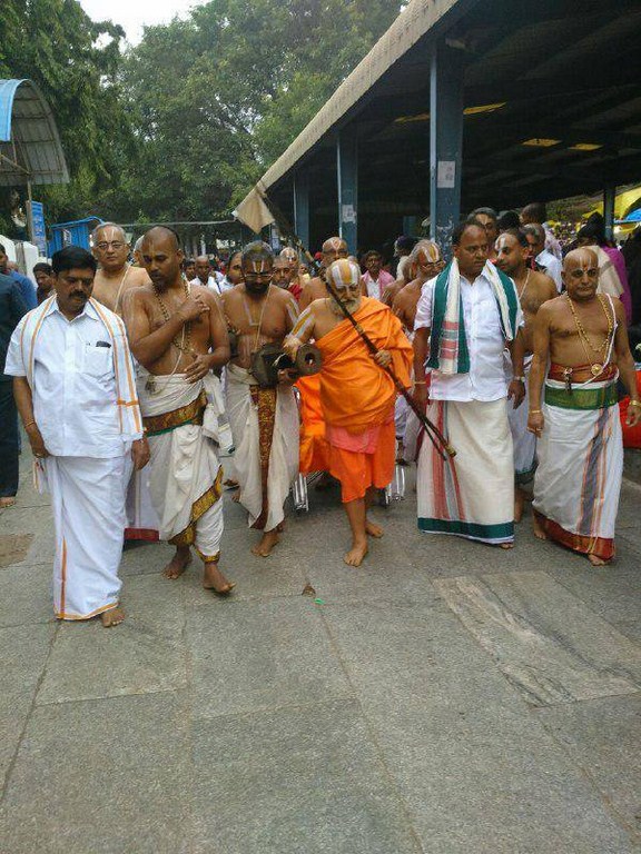 HH Srimushnam Andavan Thiruvenkatamudaiyan Mangalasasanam At Tirumala52