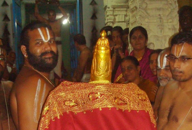 Kanchi Sri Devaperumal Aippasi Sravana Purappadu   2014 01