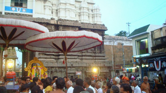 Kanchi Sri Devaperumal Karthikai Ammavasai Purappadu 2014-05